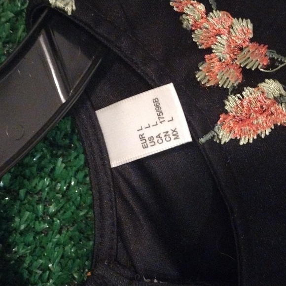 Floral Embroidered Black Dress With Mesh - Picture 3 of 4